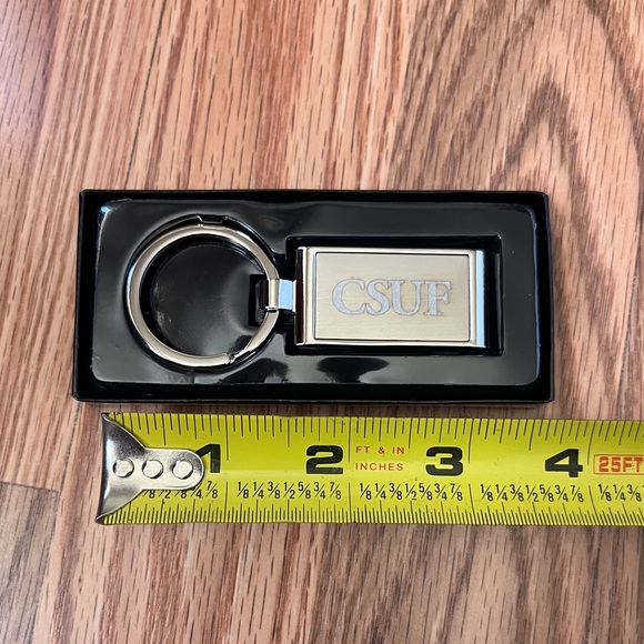 NWT - CSUF Cal State Fullerton Silver Tone Keychain - Picture 4 of 5